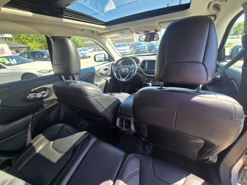 Used 2016 Jeep Cherokee Limited w/ Luxury Group AWD/4WD image 39