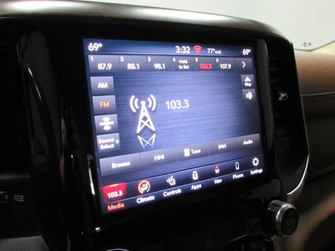 Used 2021 RAM 1500 Laramie AWD/4WD image 29