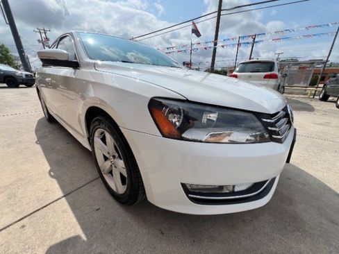 Used 2015 Volkswagen Passat 1.8T Limited Edition image 3