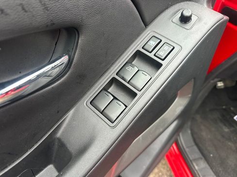 Used 2025 Nissan Frontier SV image 12