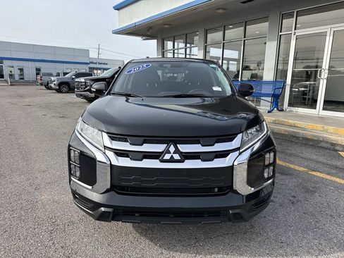 Used 2025 Mitsubishi Outlander Sport SE image 2