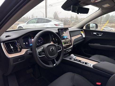 New 2026 Volvo XC60 B5 Core w/ Protection Package Premier image 8