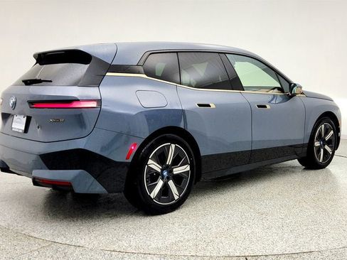 Used 2022 BMW iX xDrive50 w/ Premium Package image 5