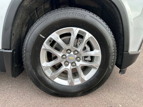 Used 2021 Chevrolet Traverse LT AWD/4WD image 40