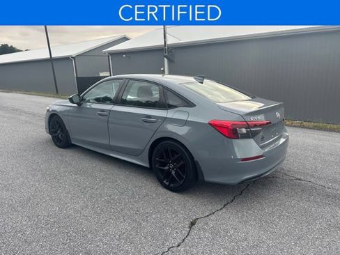 Used 2023 Honda Civic Sport image 3
