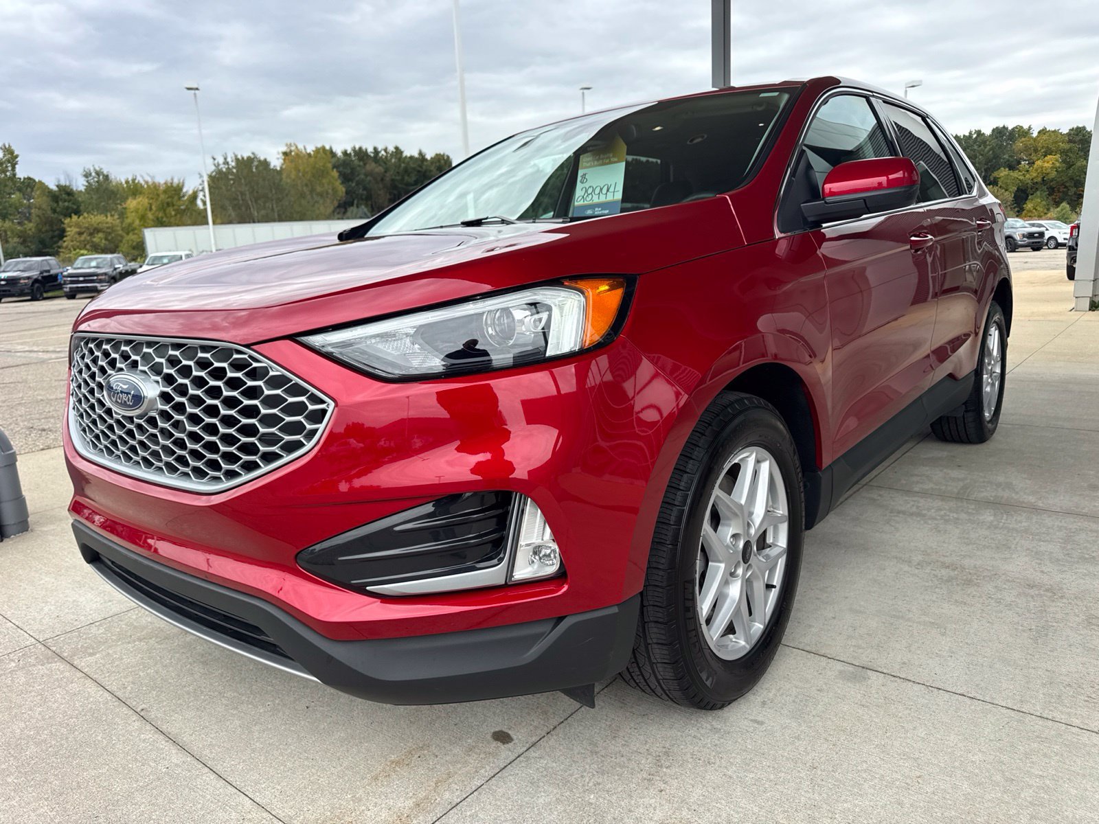 Certified 2024 Ford Edge SEL w/ Convenience Package AWD/4WD image 3