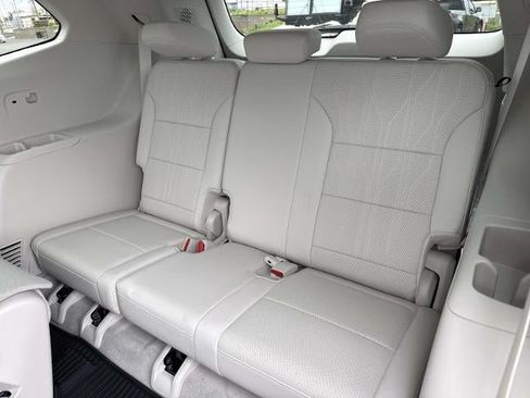 New 2026 Buick Enclave Avenir w/ Super Cruise Package AWD/4WD image 17