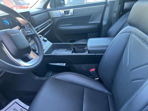 Used 2025 Hyundai Santa Fe SEL image 39