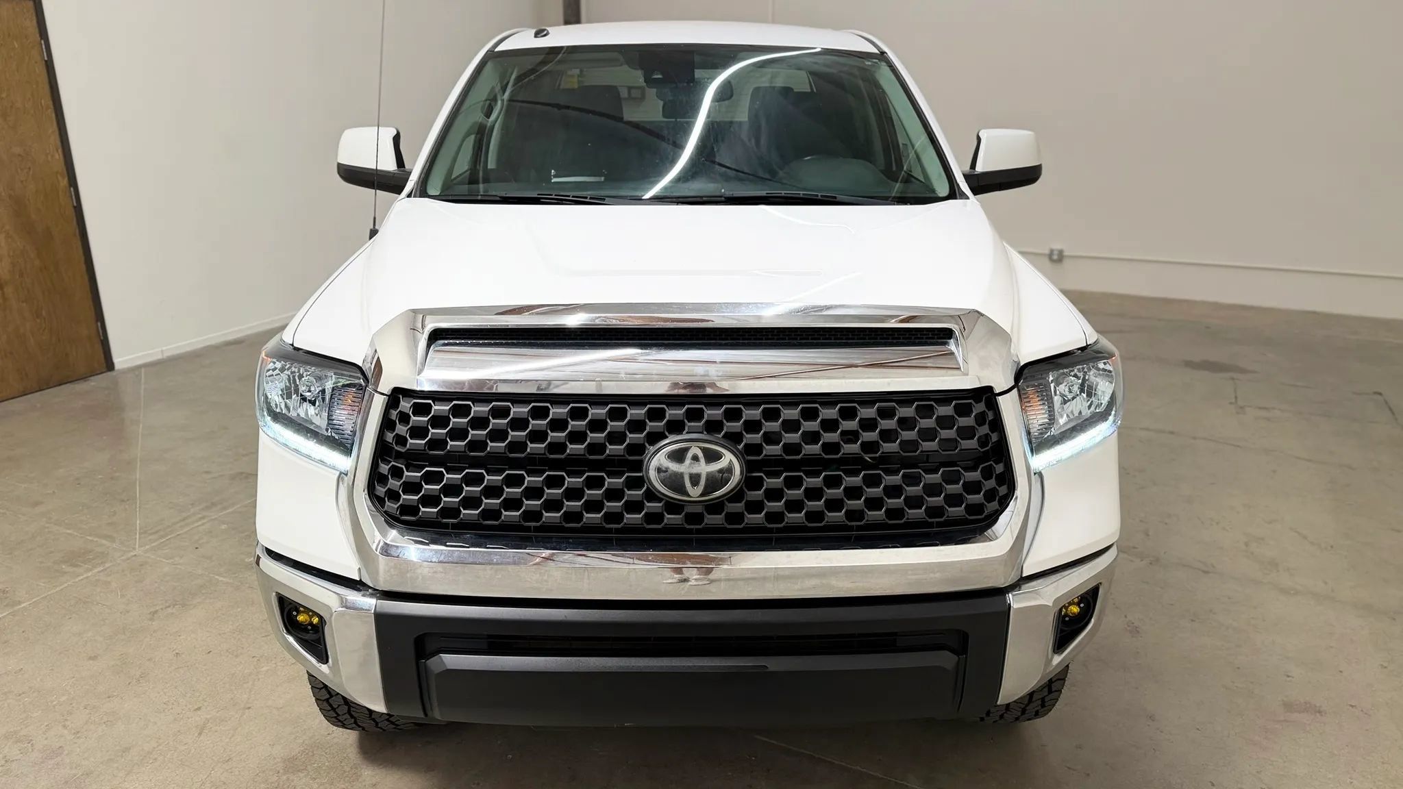 Used 2019 Toyota Tundra SR5 AWD/4WD image 5