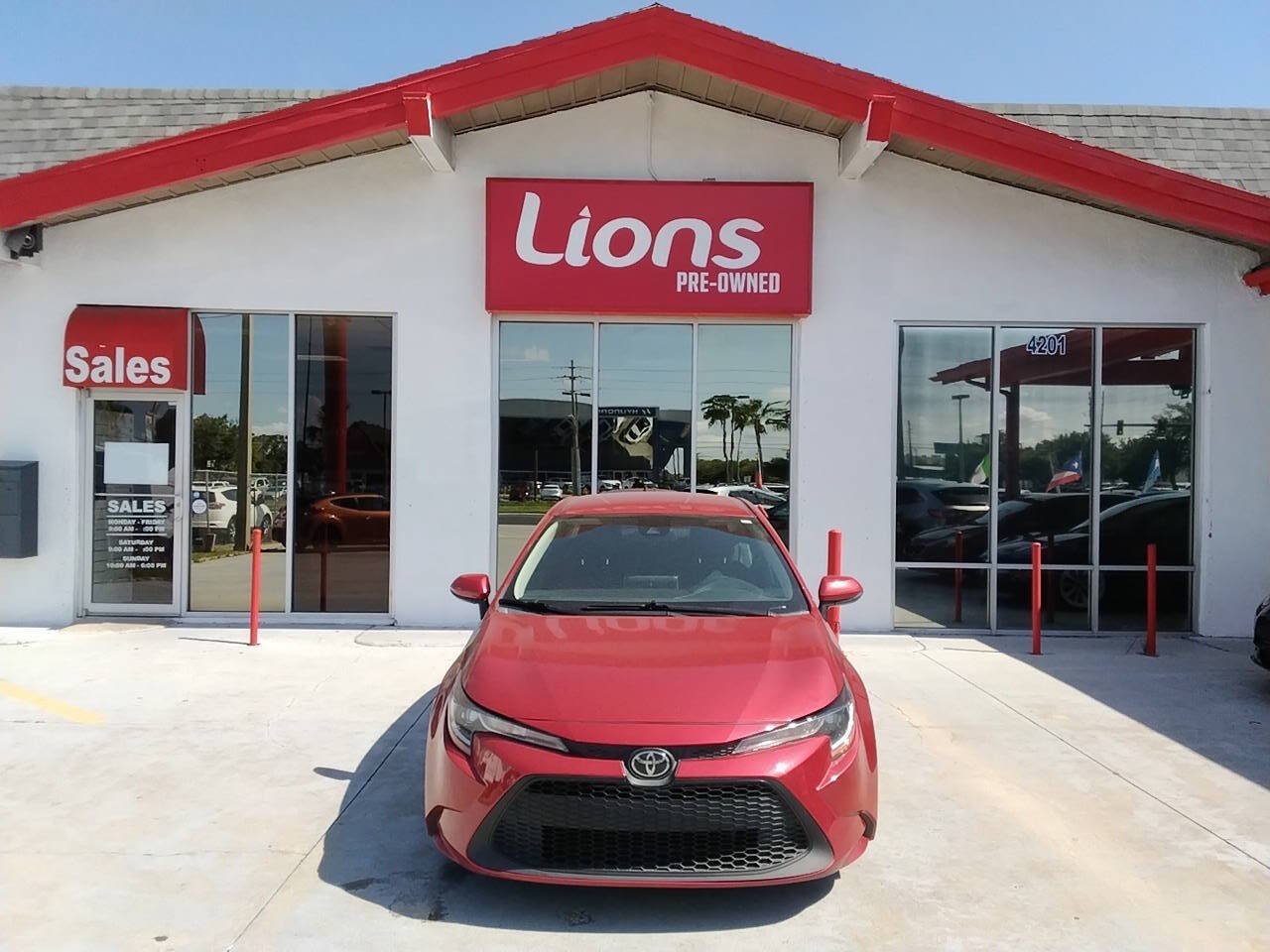 Used 2021 Toyota Corolla LE FWD image 1