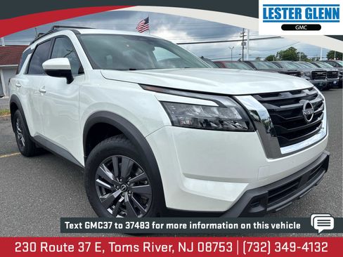 Used 2023 Nissan Pathfinder SV AWD/4WD image 1