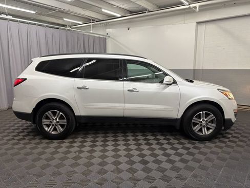 Used 2017 Chevrolet Traverse LT AWD/4WD image 4