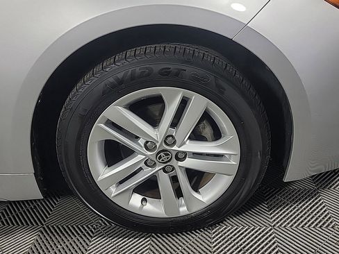 Used 2022 Toyota Corolla SE FWD image 3