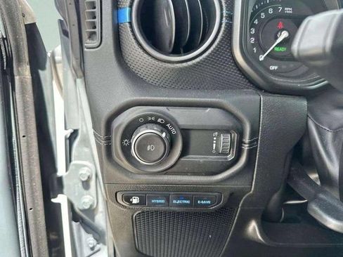 Used 2024 Jeep Wrangler Unlimited Rubicon 4xe AWD/4WD image 32