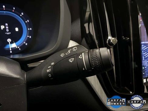 Used 2025 Volvo XC60 B5 Plus image 42