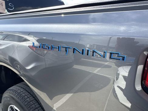 Used 2022 Ford F150 Lightning XLT AWD/4WD image 7