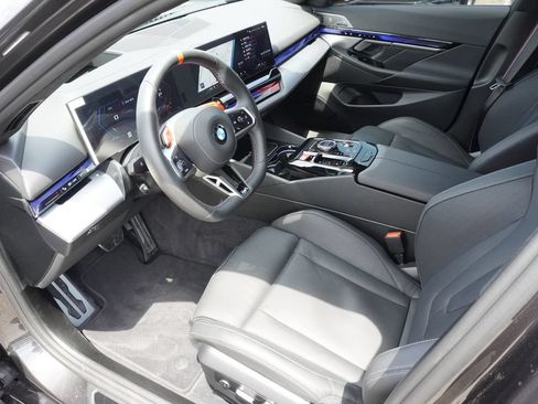 Used 2026 BMW M5 Touring AWD/4WD image 18