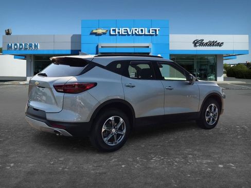 Certified 2024 Chevrolet Blazer LT w/ Convenience Package FWD image 5