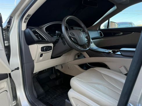 Used 2017 Lincoln MKX Reserve FWD image 35
