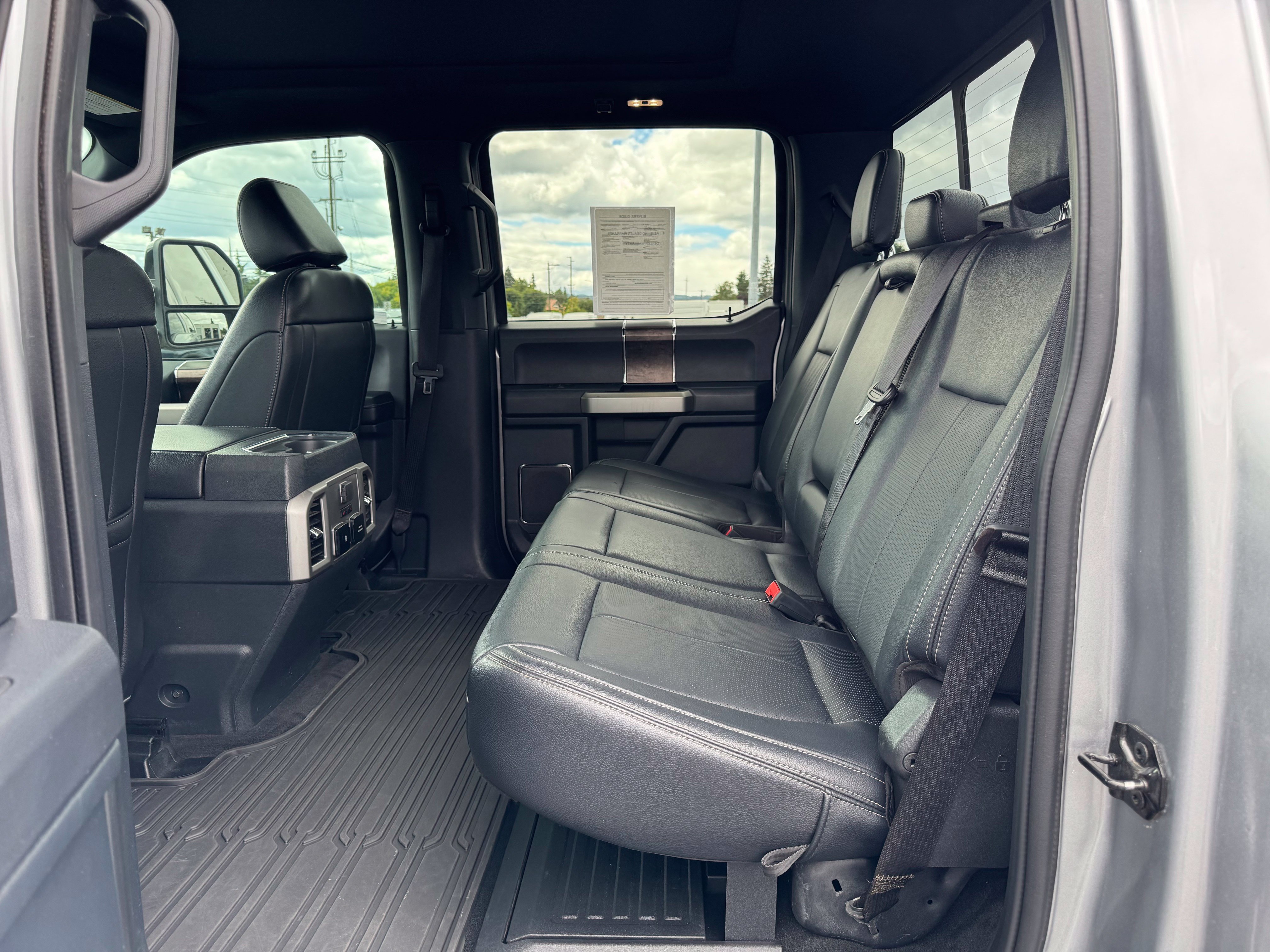 Used 2022 Ford F250 Lariat w/ Black Appearance Package AWD/4WD image 27