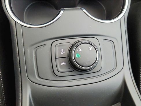 Used 2024 GMC Terrain SLE image 38