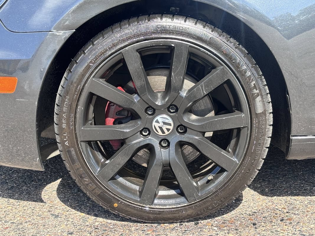 Used 2012 Volkswagen Golf 4-Door FWD image 14