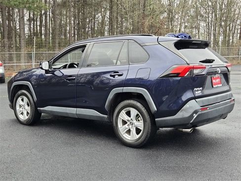 Used 2019 Toyota RAV4 XLE w/ Convenience Package image 3