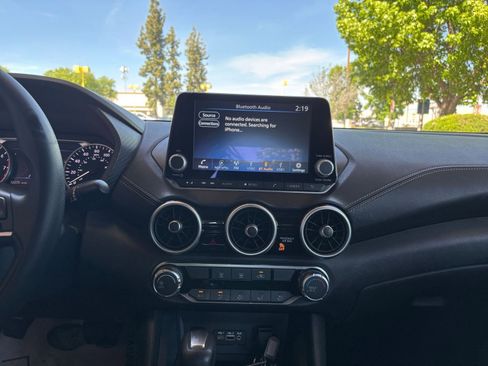 Used 2025 Nissan Sentra SV FWD image 17