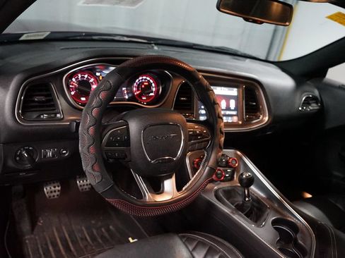 Used 2019 Dodge Challenger SRT Hellcat w/ Widebody Package RWD image 7