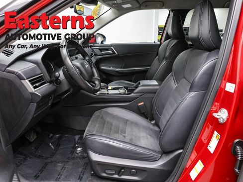 Used 2025 Mitsubishi Outlander SE AWD/4WD image 14
