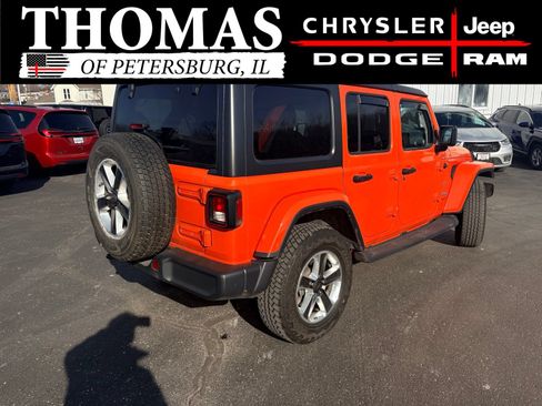 Used 2018 Jeep Wrangler Unlimited Sahara w/ Cold Weather Group AWD/4WD image 8