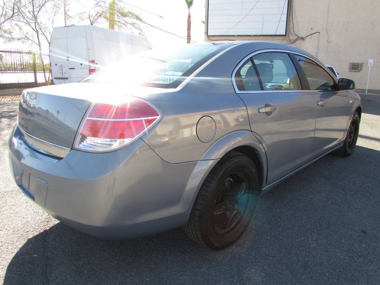 Used 2009 Saturn Aura XE FWD image 4