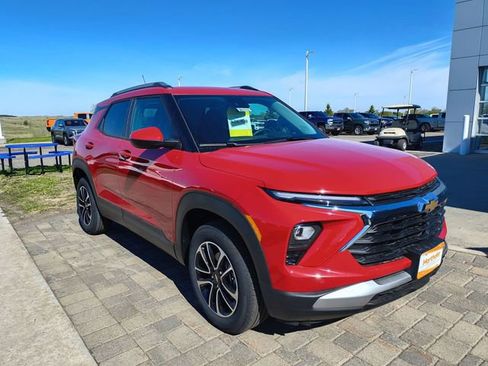 New 2026 Chevrolet TrailBlazer LT AWD/4WD image 2