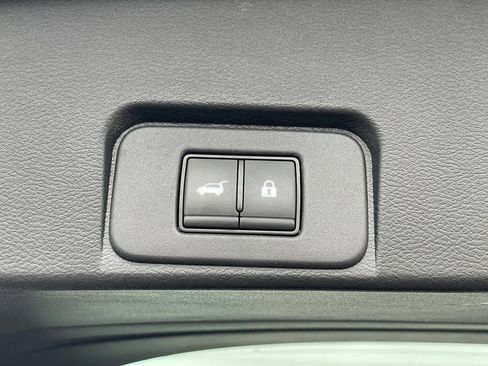 Used 2022 Nissan Rogue SL w/ SL Premium Package image 32