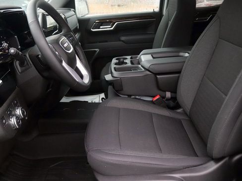 New 2025 GMC Sierra 1500 SLE image 13