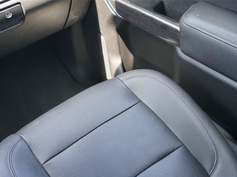 Used 2021 Chevrolet Silverado 1500 LTZ RWD image 26