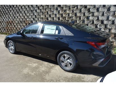New 2026 Hyundai Elantra SE