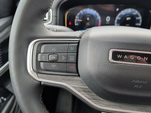 Used 2024 Jeep Wagoneer Series II w/ Flexible Seating Group AWD/4WD image 25