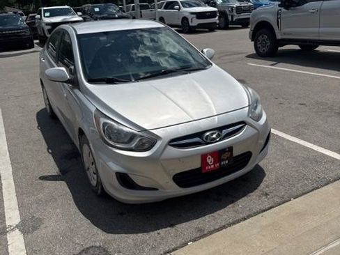 Used 2013 Hyundai Accent GLS FWD image 27