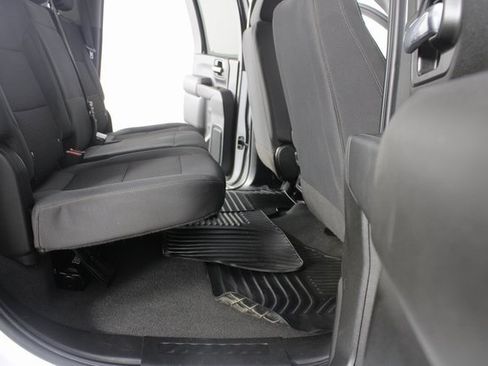 Used 2022 Chevrolet Silverado 2500 Custom w/ Custom Value Package image 18