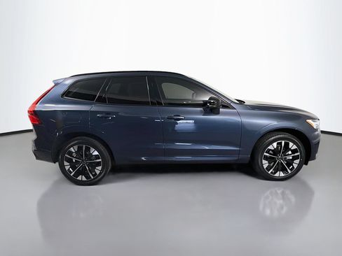 New 2027 Volvo XC60 B5 Plus AWD/4WD image 4