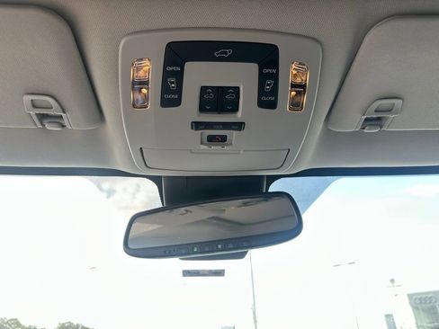 Used 2024 Toyota Sienna XLE image 17