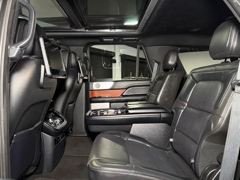 Used 2018 Lincoln Navigator Reserve w/ Technology Package AWD/4WD image 22