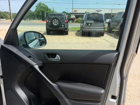 Used 2016 Volkswagen Tiguan SE FWD image 20