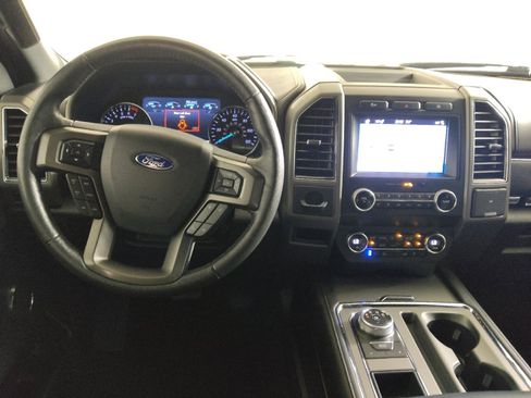 Used 2019 Ford Expedition XLT w/ Equipment Group 202A RWD image 22