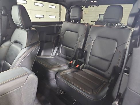 Used 2024 Ford Bronco Badlands w/ Sasquatch Package AWD/4WD image 25