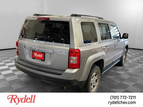 Used 2015 Jeep Patriot Sport w/ Power Value Group AWD/4WD image 3