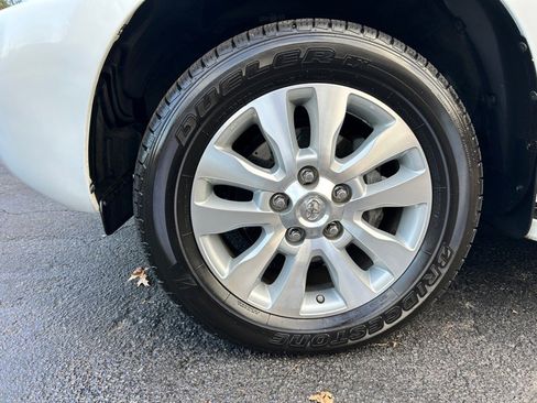 Used 2015 Toyota Sequoia Platinum image 11