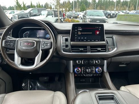 Used 2023 GMC Yukon XL SLT image 6