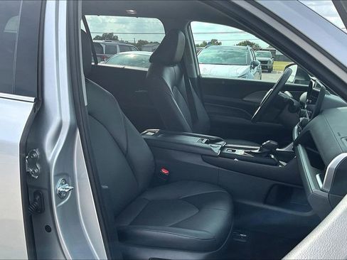 Used 2025 Toyota Grand Highlander FWD image 10